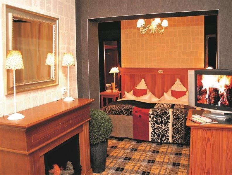 Hotel Schieferhof - Glaslust Нойхаус-ам-Реннвег Экстерьер фото