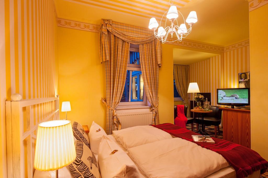 Hotel Schieferhof - Glaslust Нойхаус-ам-Реннвег Экстерьер фото